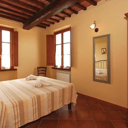 Casale Del Borgo 13 Querce (Lucca)